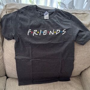 Friends T-Shirt Small